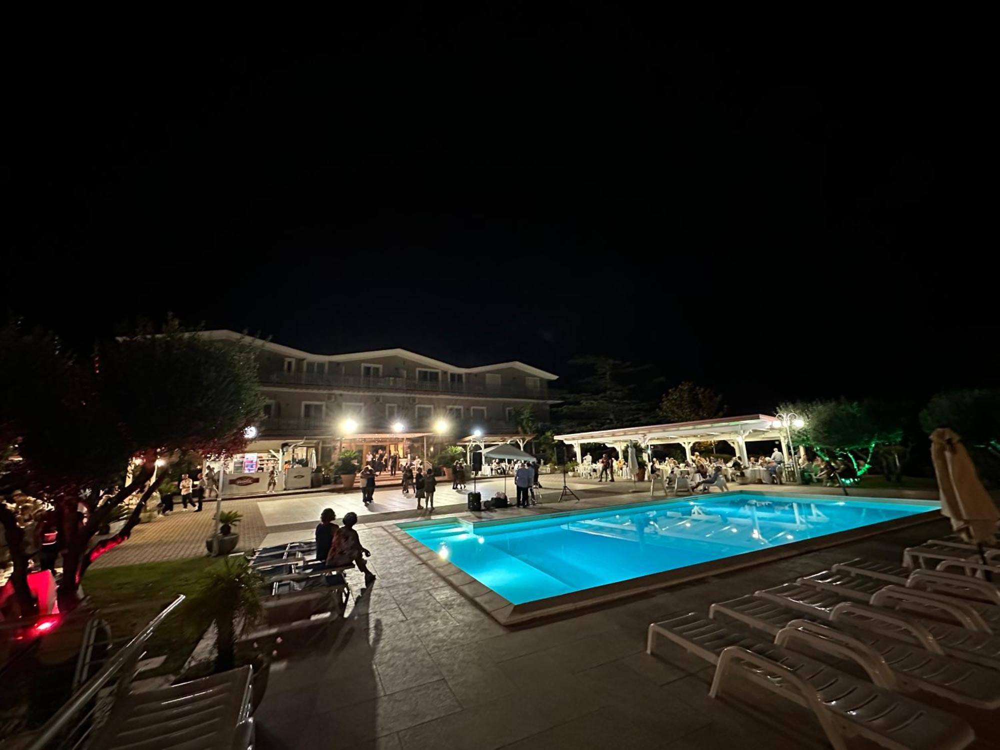 Albanella Hotel Ristorante Paradiso מראה חיצוני תמונה