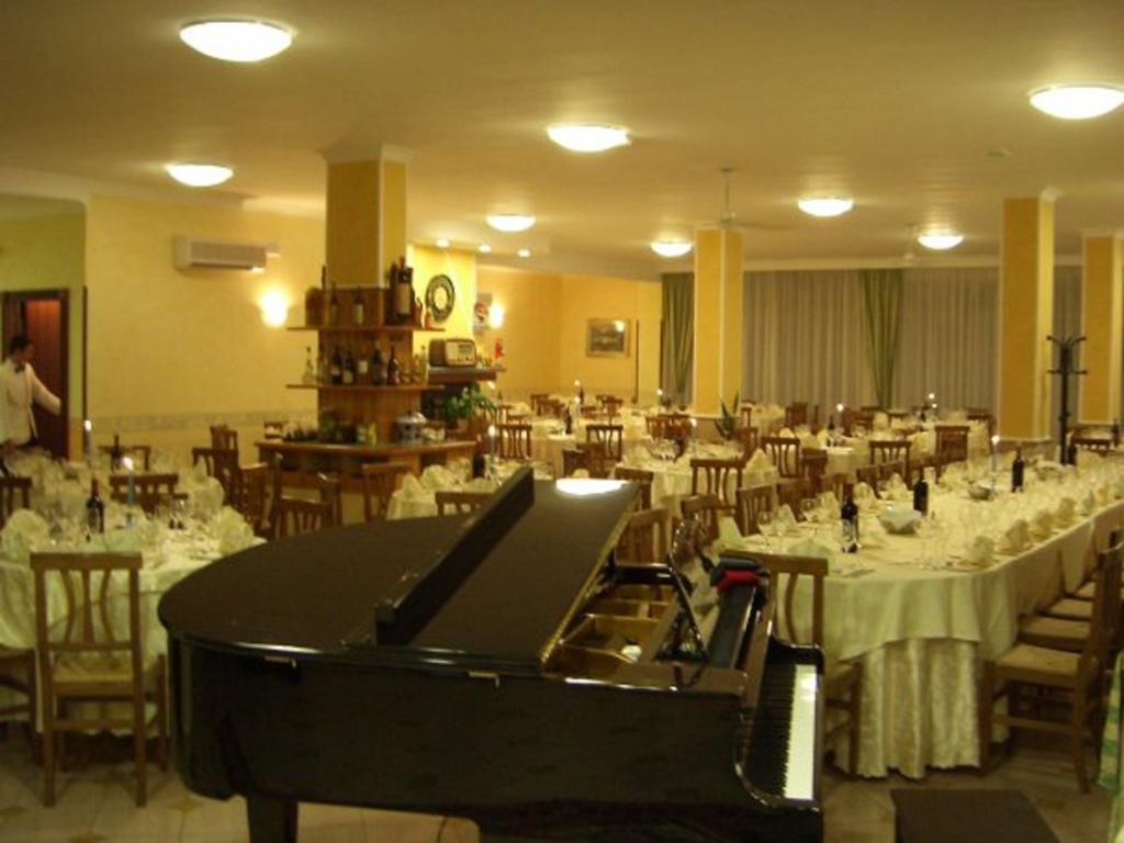 Albanella Hotel Ristorante Paradiso מראה חיצוני תמונה