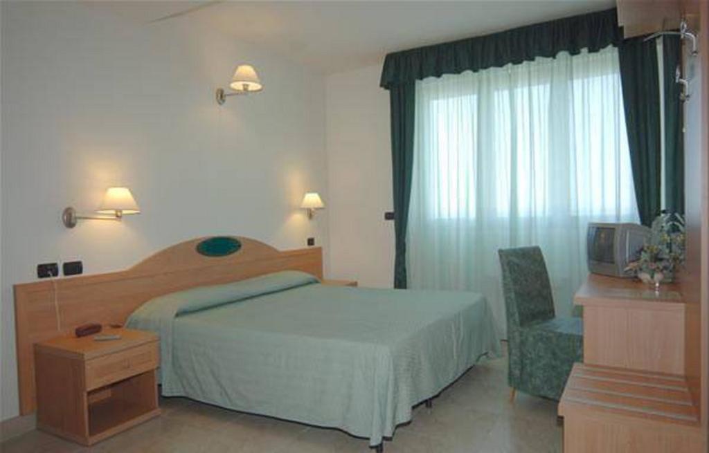 Albanella Hotel Ristorante Paradiso חדר תמונה