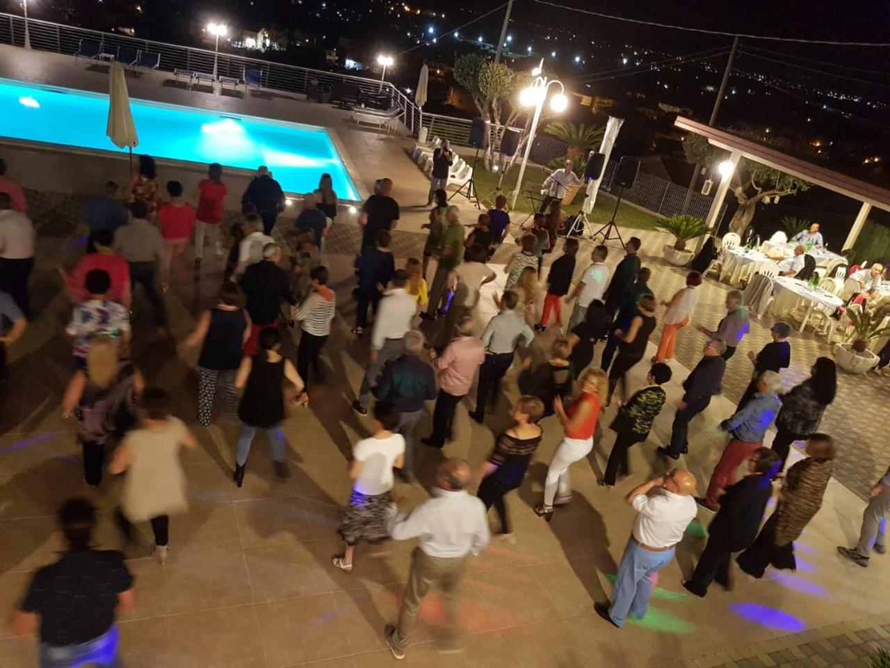 Albanella Hotel Ristorante Paradiso מראה חיצוני תמונה