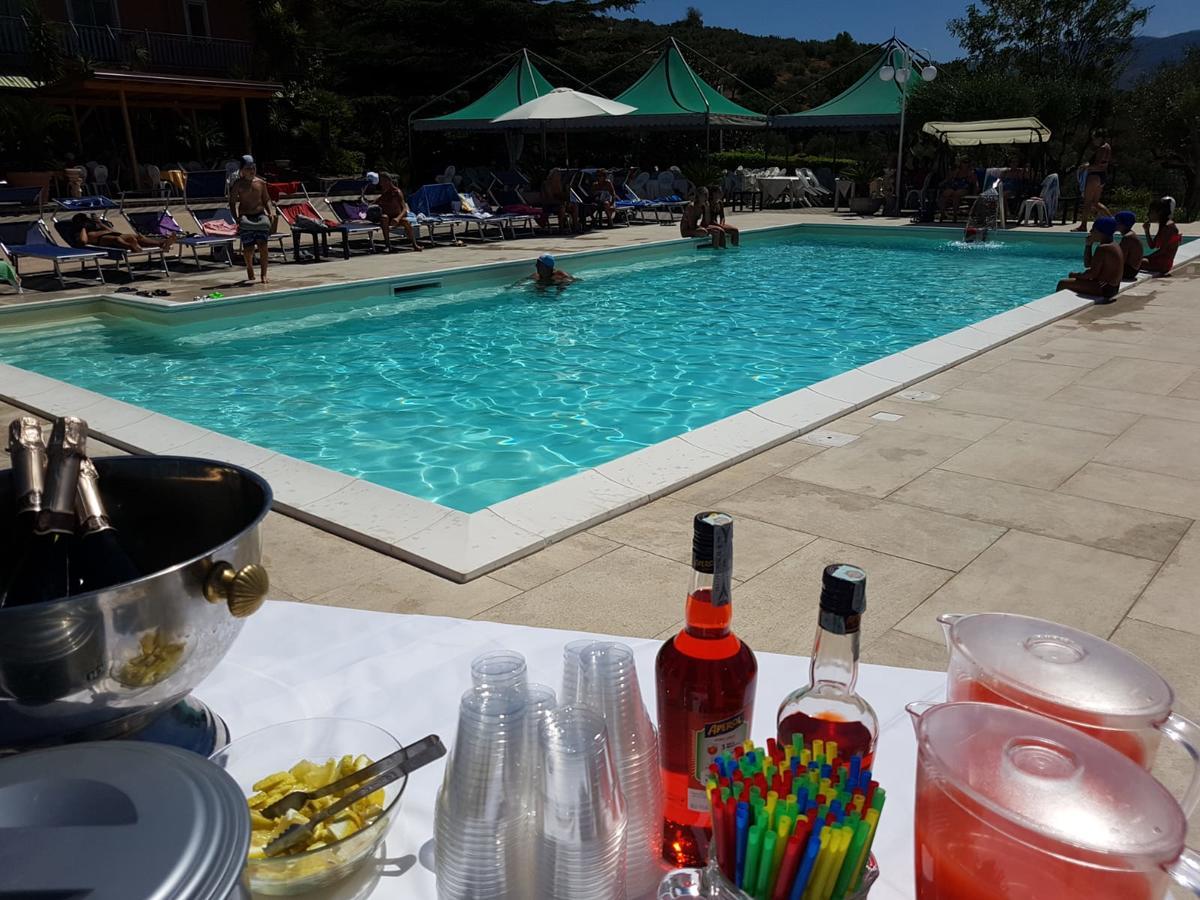 Albanella Hotel Ristorante Paradiso מראה חיצוני תמונה